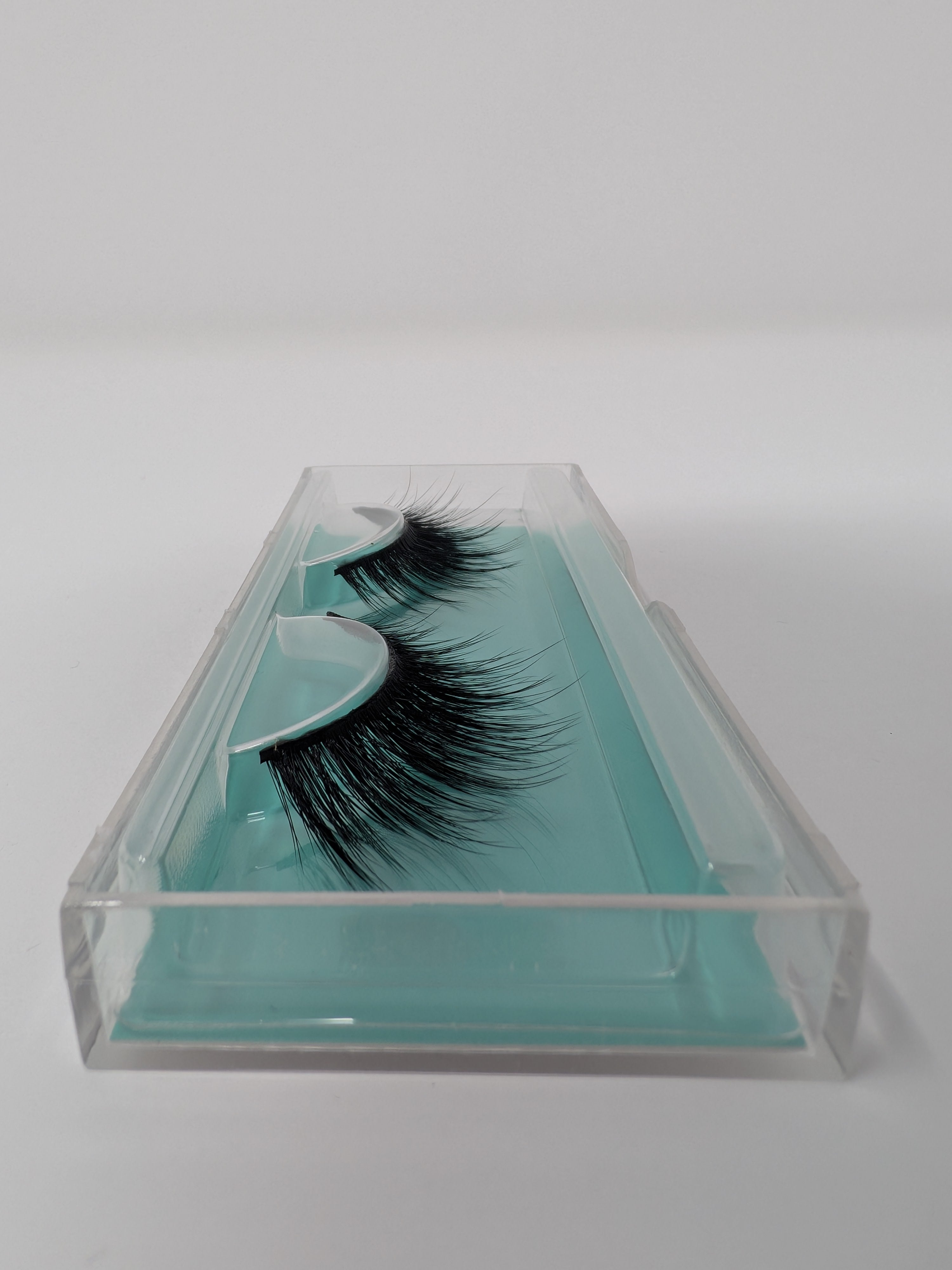 Awakiin Premium 4D Cashmere Lashes Naughty