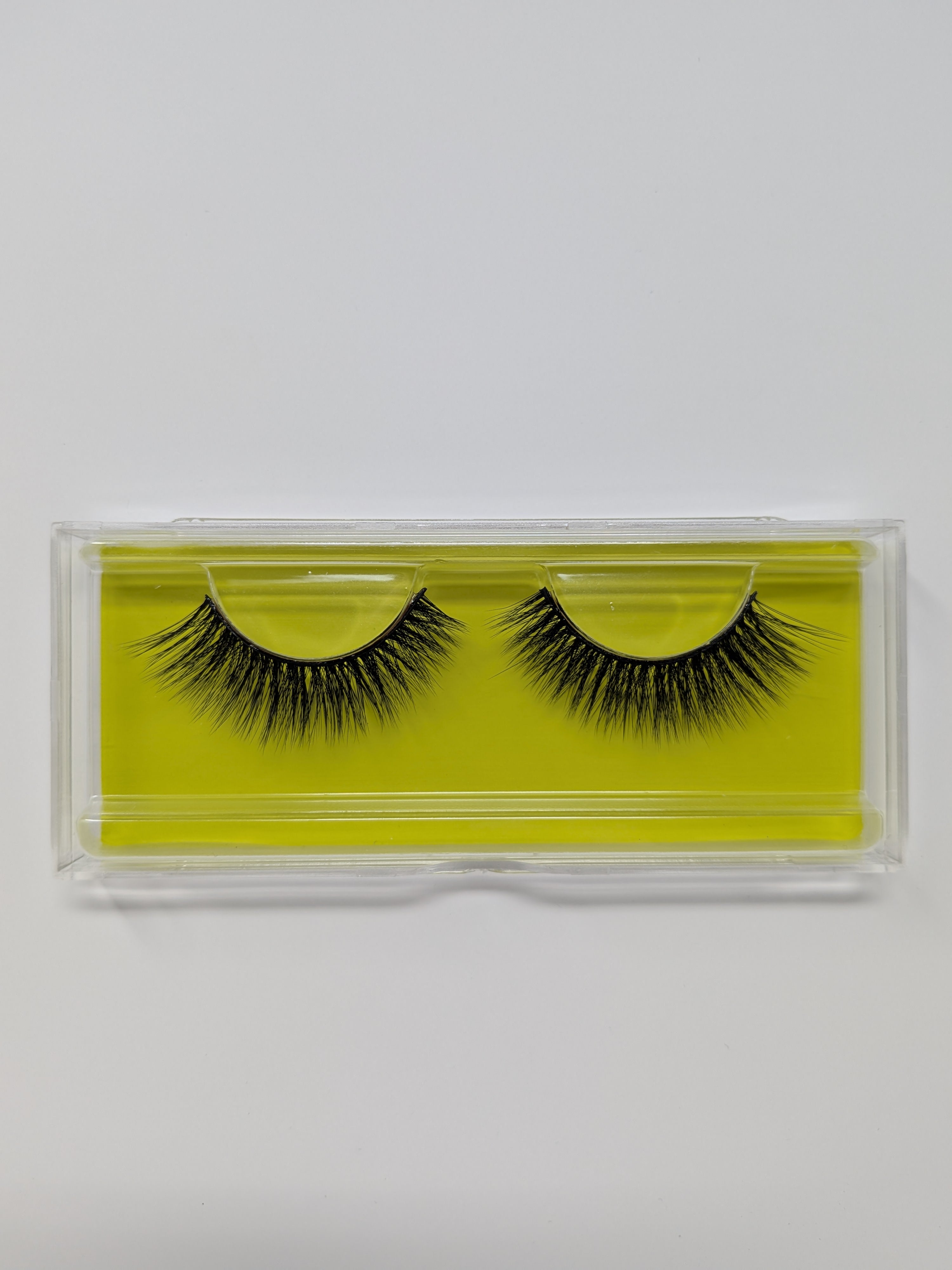 Awakiin Premium 4D Cashmere Lashes Boujee