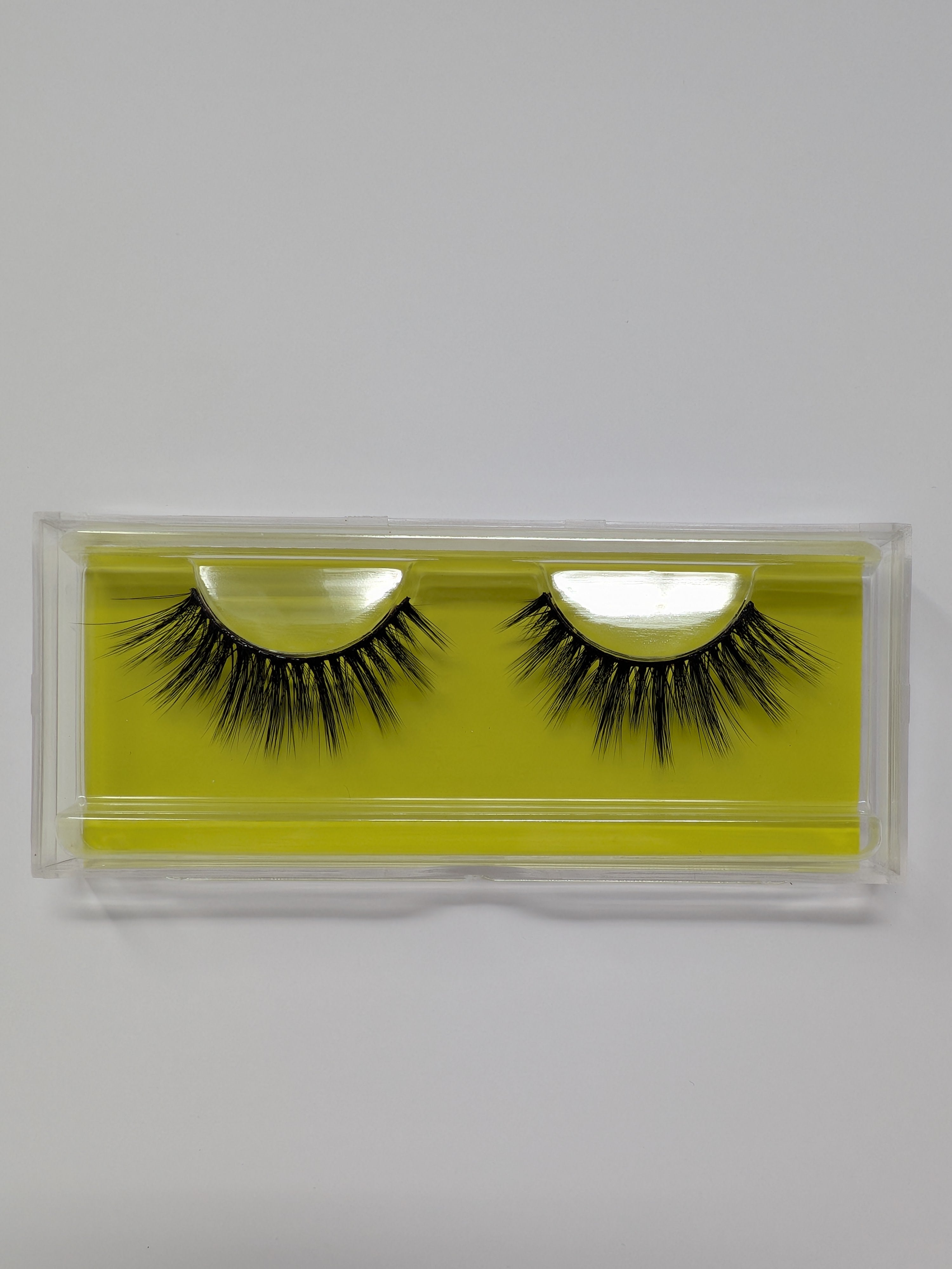 Awakiin Premium 4D Cashmere Lashes Sassy