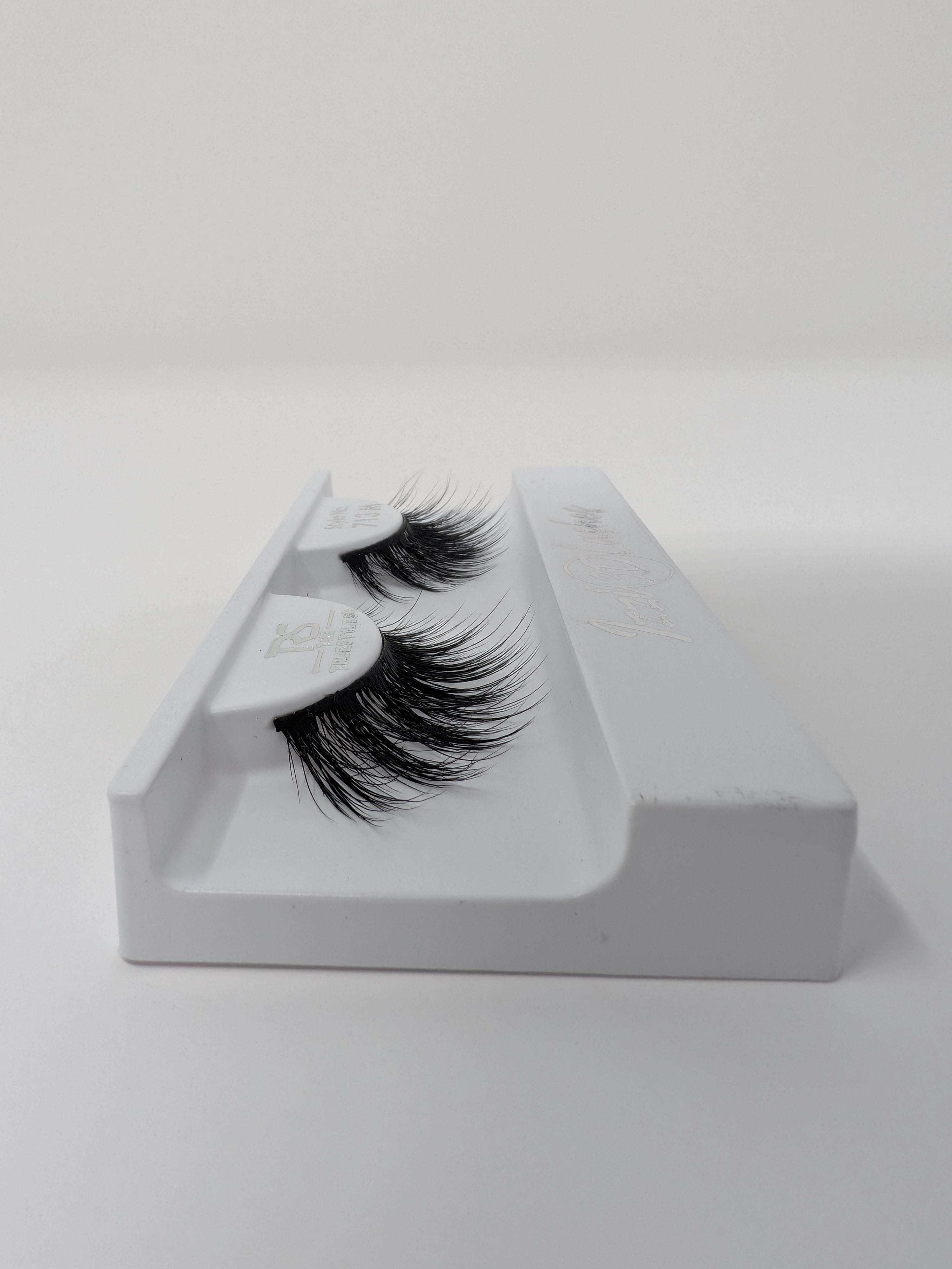 TRS Izzi 3D Luxury Lashes (711M - 720M)