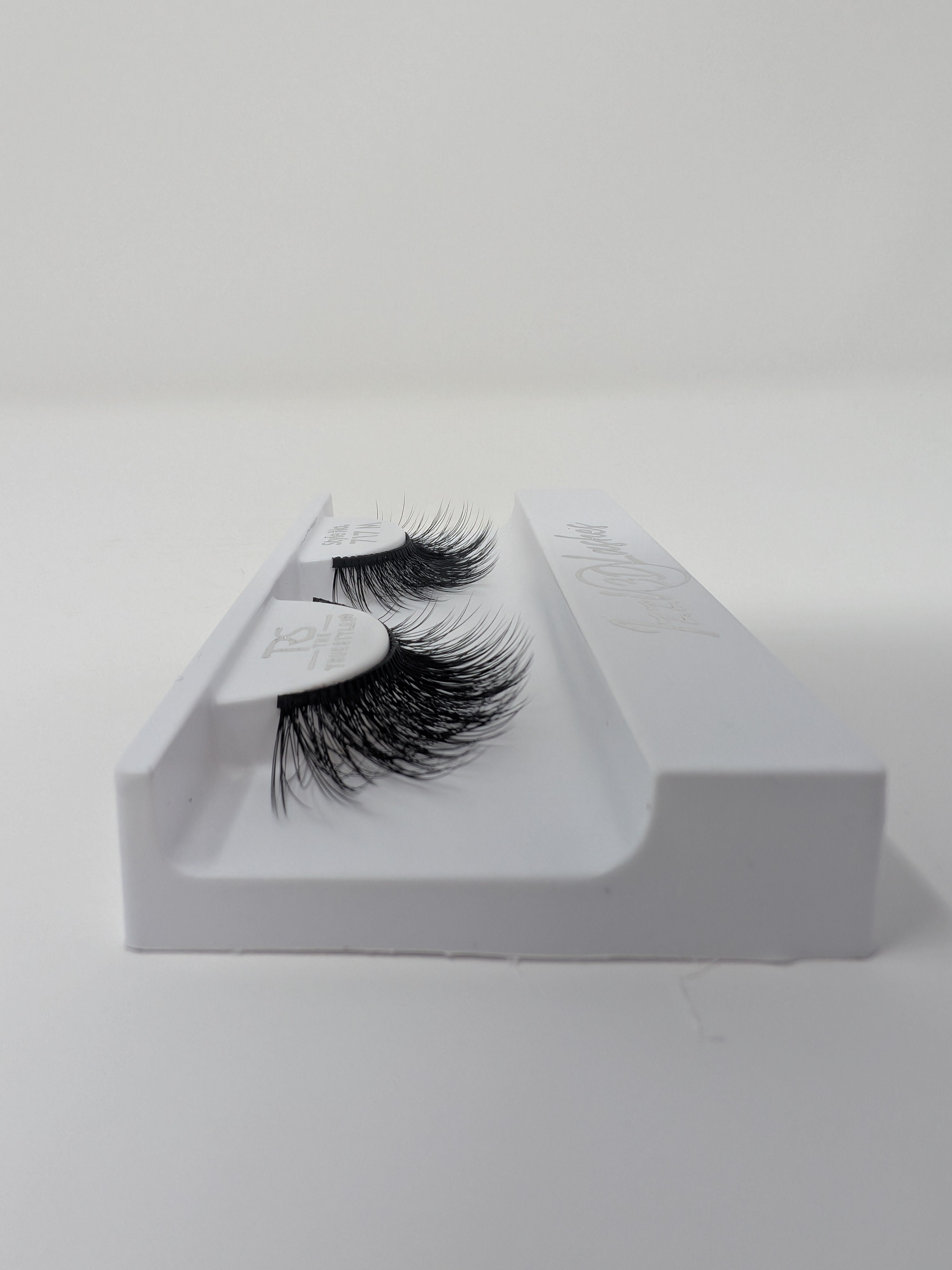 TRS Izzi 3D Luxury Lashes (711M - 720M)