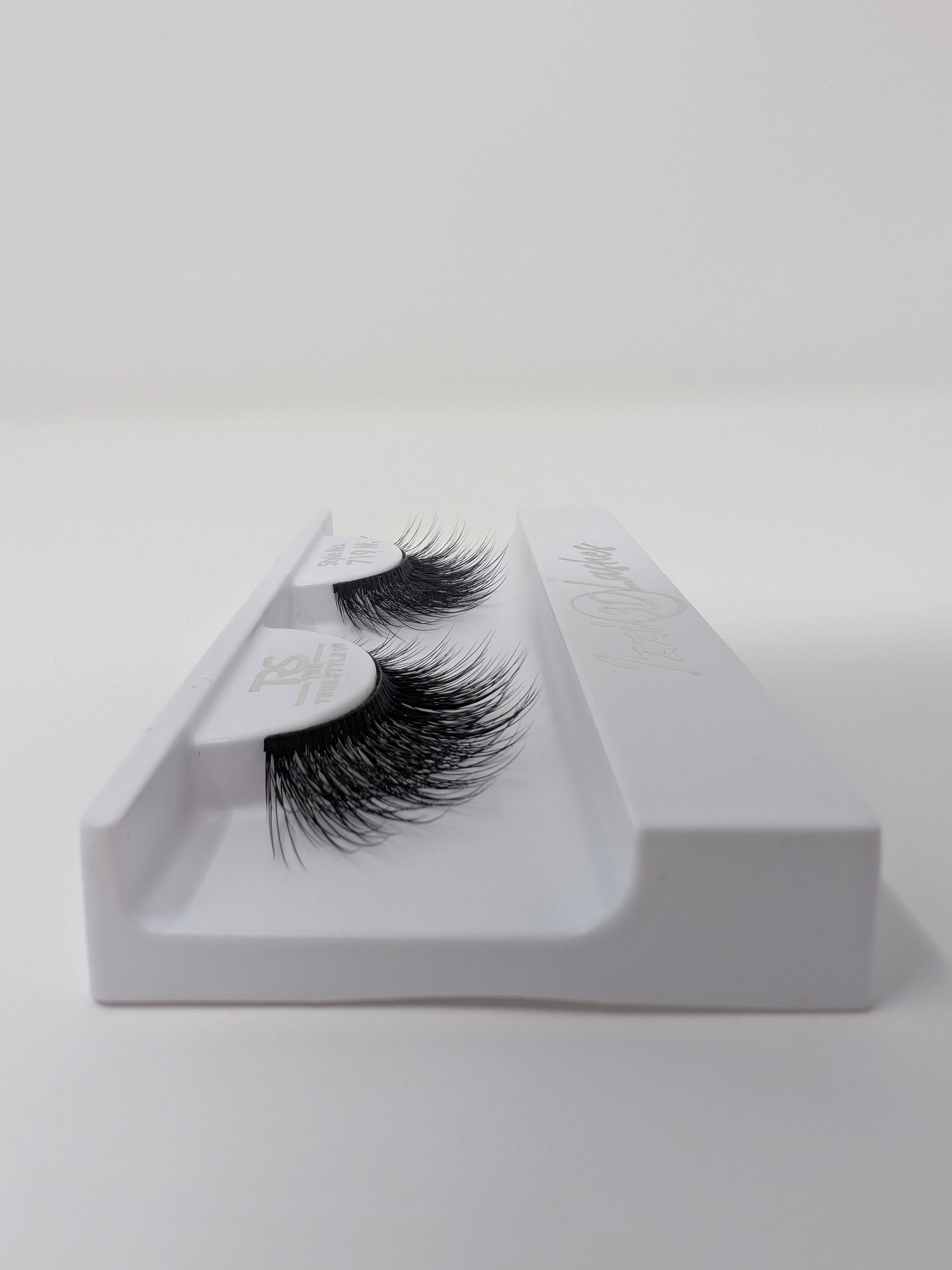 TRS Izzi 3D Luxury Lashes (711M - 720M)